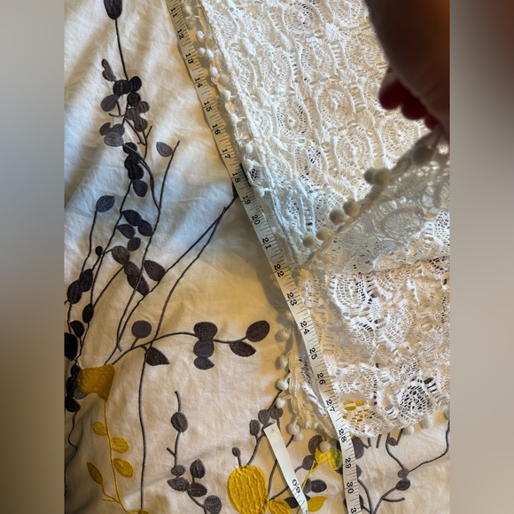 White embellished cover with scoop neck and flutter sleeves - Picture 8 of 10